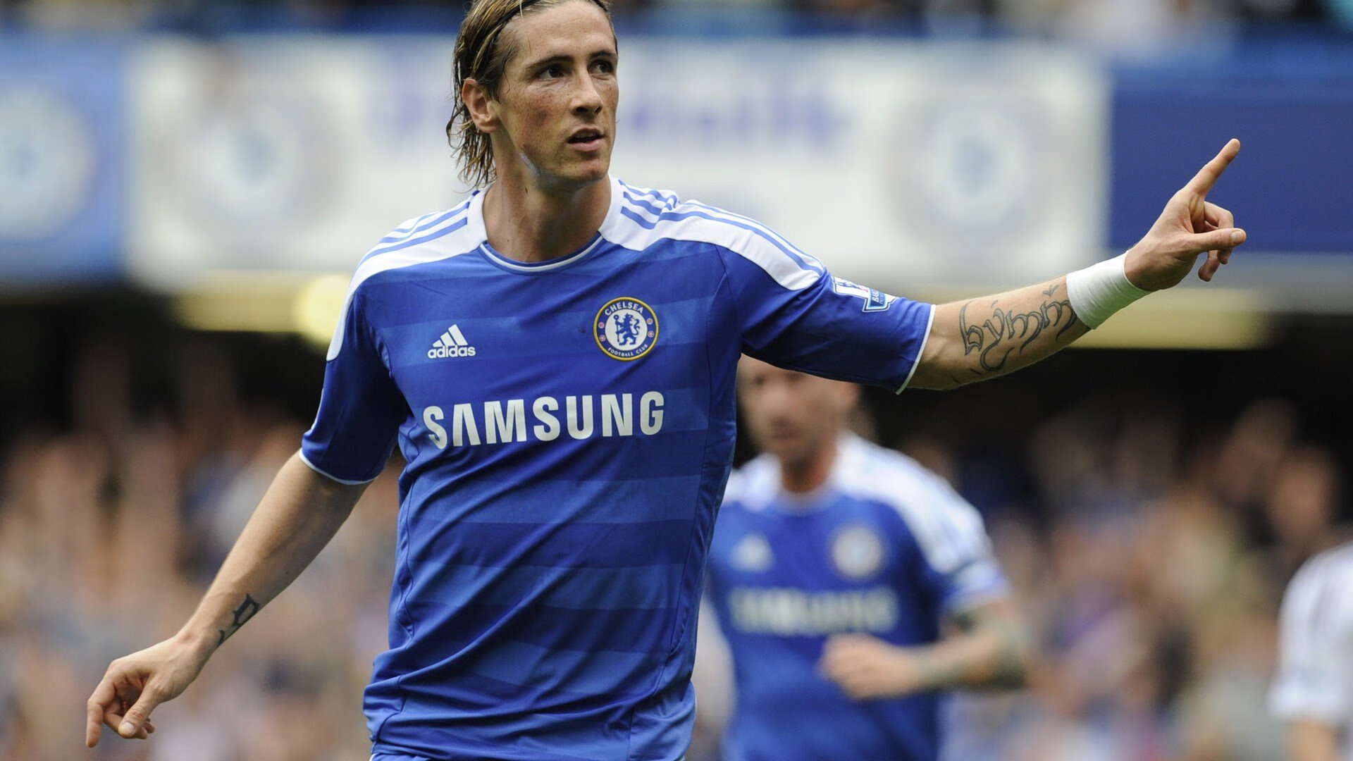 开云体育俱乐部官网-德甲比赛精彩瞬间，战术变化引领潮流，德甲的比赛